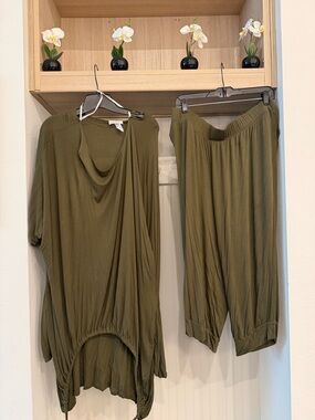 Olive Green Relaxed Knit Pants & Top Set - Women's Two-Piece Lounge Outfit